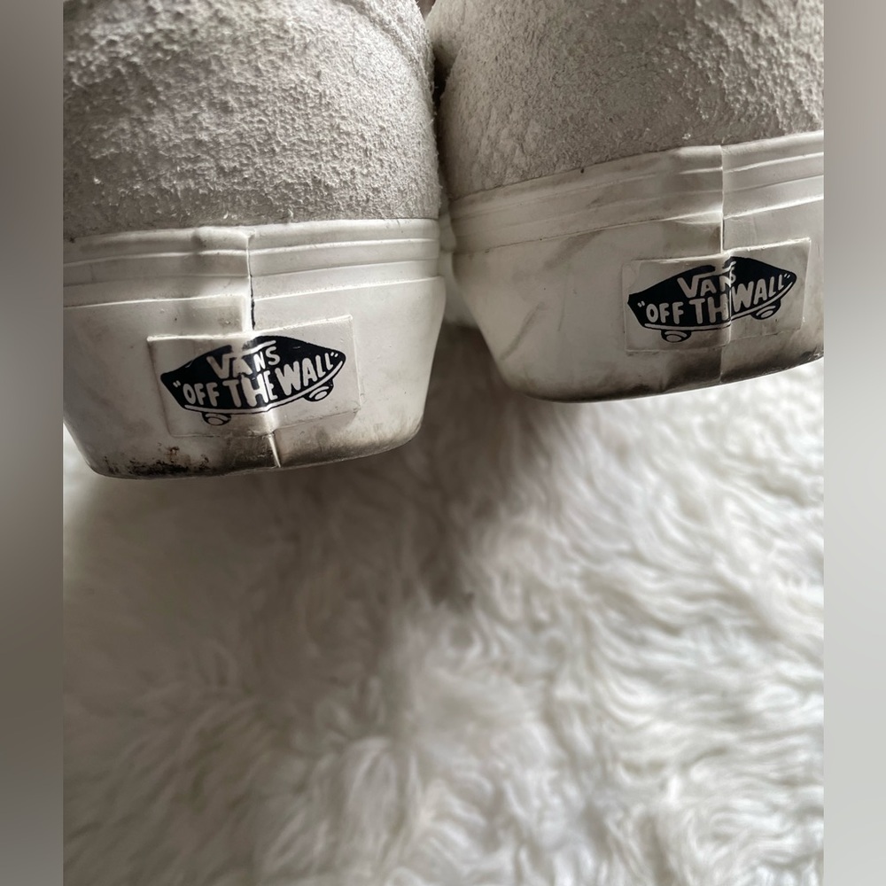 Vans - Picture 5 of 8